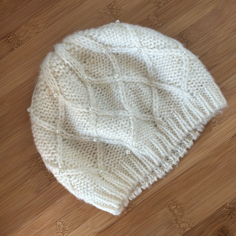 Forever 21 White Pearl Beanie